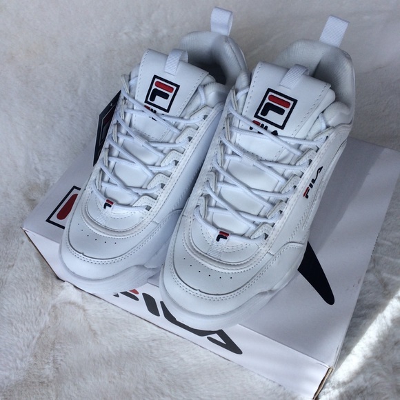 NEW IN BOX Fila Disruptor II Sneakers - Picture 2 of 3